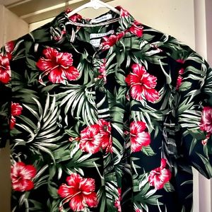 Hawaiian short sleeve shirt